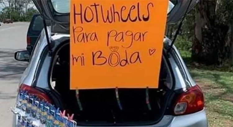 Para pagar su boda vendió su colección de Hot Wheels