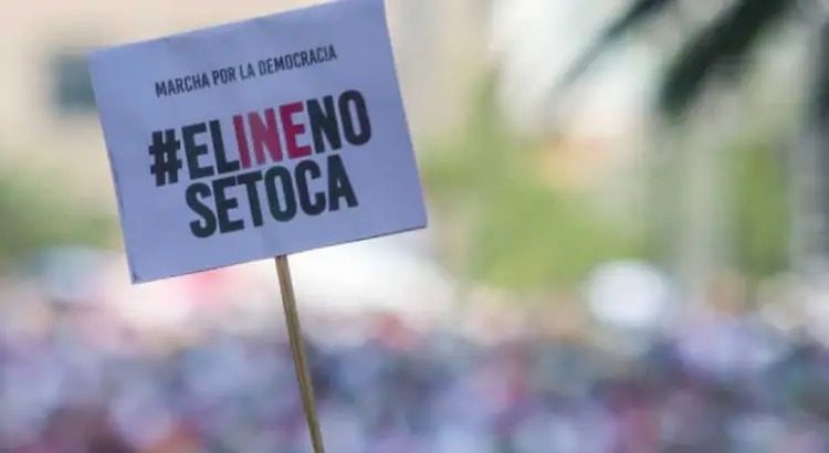 Agradece INE marcha en defensa de la “democracia y el sistema electoral”