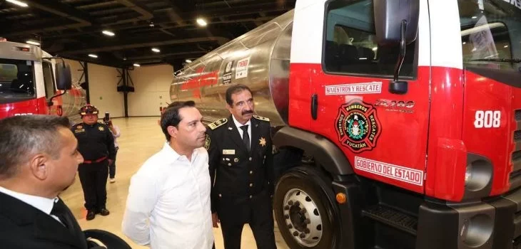 Gobierno de Yucatán reconoce la labor de paramédicos y bomberos