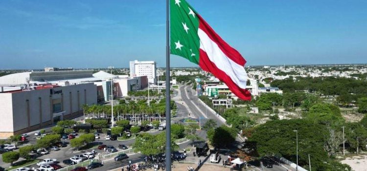 Yucatán iza su bandera por primera vez desde 1841