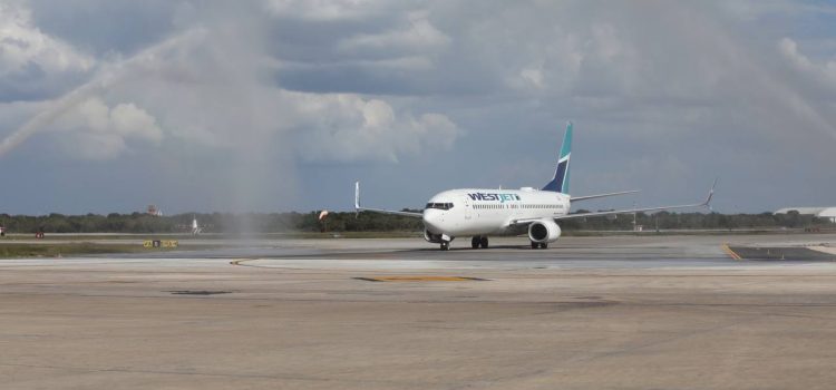 La aerolínea West Jet retomará su conexión temporal Toronto-Mérida