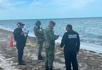 Encuentran paquetes con cocaína en playa de Yucatán