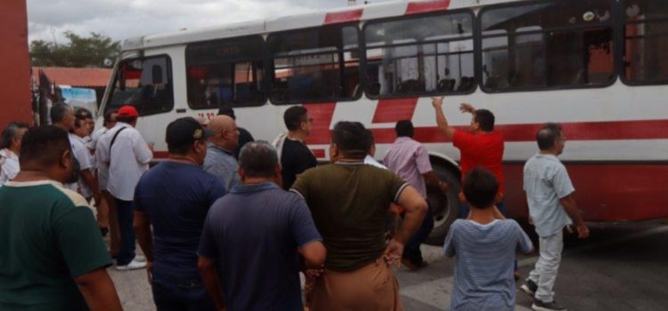 Continúa el conflicto con la Alianza de Camioneros de Yucatán