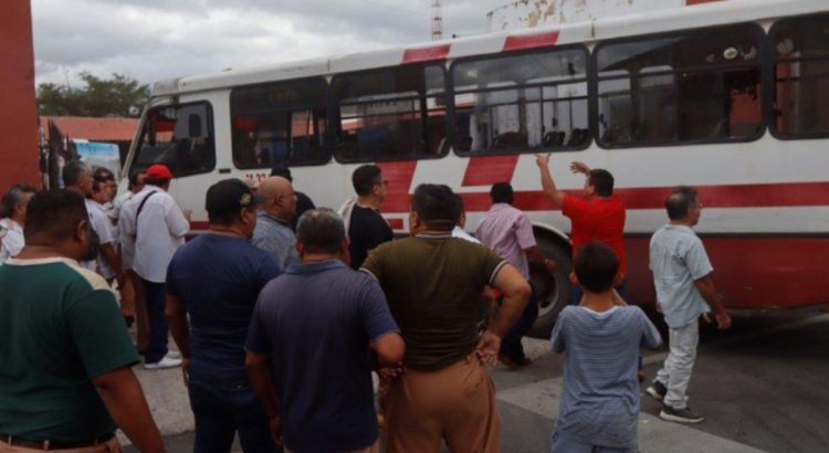 Continúa el conflicto con la Alianza de Camioneros de Yucatán