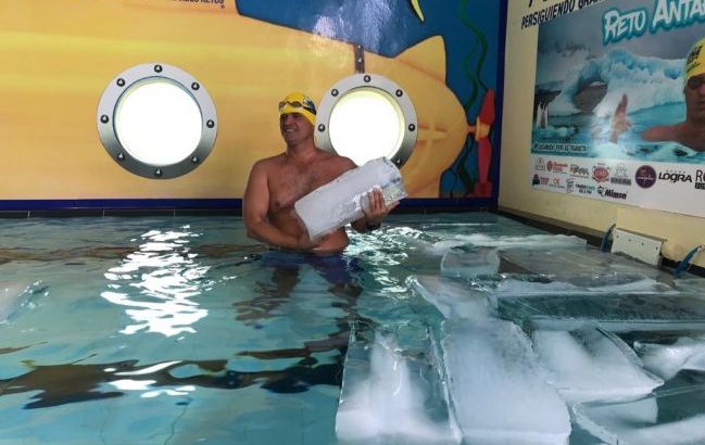 En nadador yucateco Carlos Franco se prepara el Reto Antártica 1KM