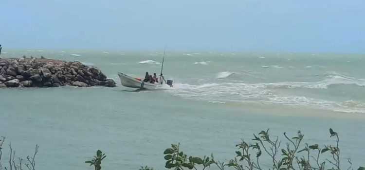 Hay cinco pescadores desaparecidos en Celestún debido a fuertes vientos