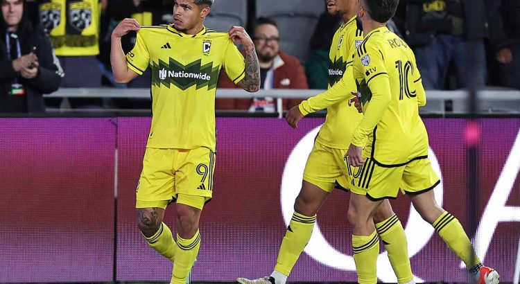 Columbus Crew gana 2-1 al Monterrey y toma ventaja