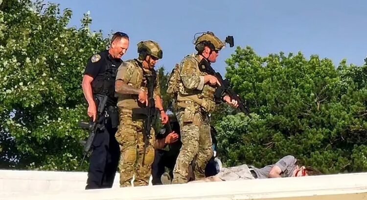 El FBI investiga el móvil del intento de asesinato contra Trump al tiempo que Biden pide «enfriar» la retórica política El FBI investiga el móvil del intento de asesinato contra Trump al tiempo que Biden pide «enfriar» la retórica política