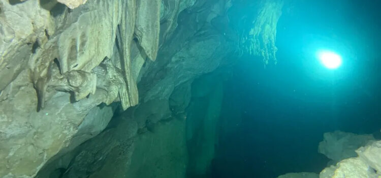 Localizan cuerpo de buzo argentino en cenote de Yucatán