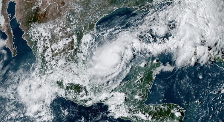 Huracán ‘Milton’ alcanza la categoría 5 y amenaza la costa de México y EE.UU.