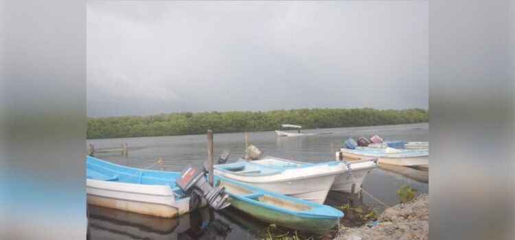 Pescadores detienen labores ante el primer norte de la temporada Pescadores detienen labores ante el primer norte de la temporada