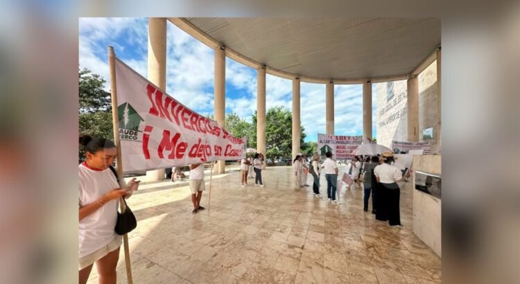 Más de 200 familias exigen justicia por presunto fraude inmobiliario de 150 mdp en Mérida Más de 200 familias exigen justicia por presunto fraude inmobiliario de 150 mdp en Mérida