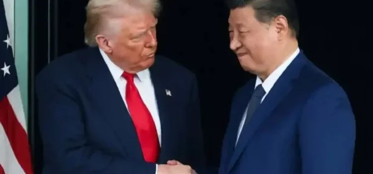 Acuerdan Estados Unidos y China suspender tarifas marítimas por un año