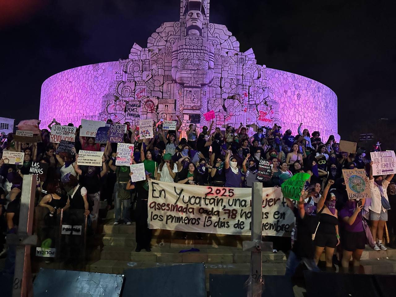 Semujeres Yucatán llama a escuchar reclamos tras pintas del 8M en Mérida