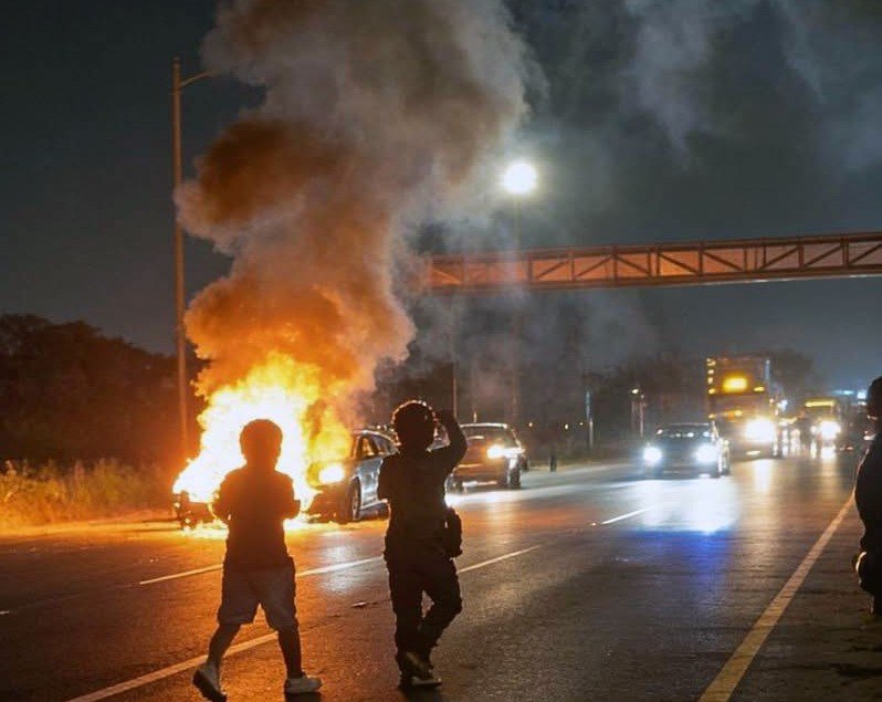 Arrancones en carretera Mérida–Progreso dejan dos muertos y un herido grave