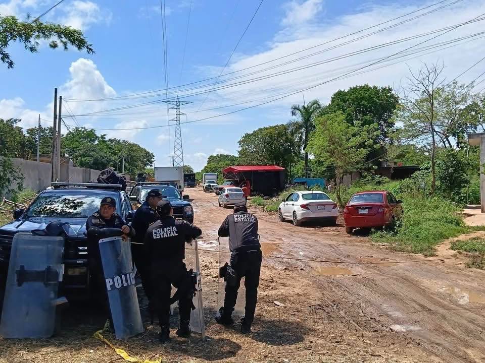 Desalojan a siete familias por disputa de un predio en Chichí Suárez