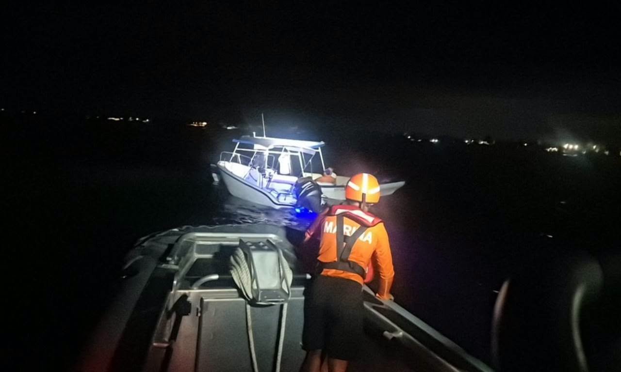 Rescatan a dos tripulantes frente a Chelem